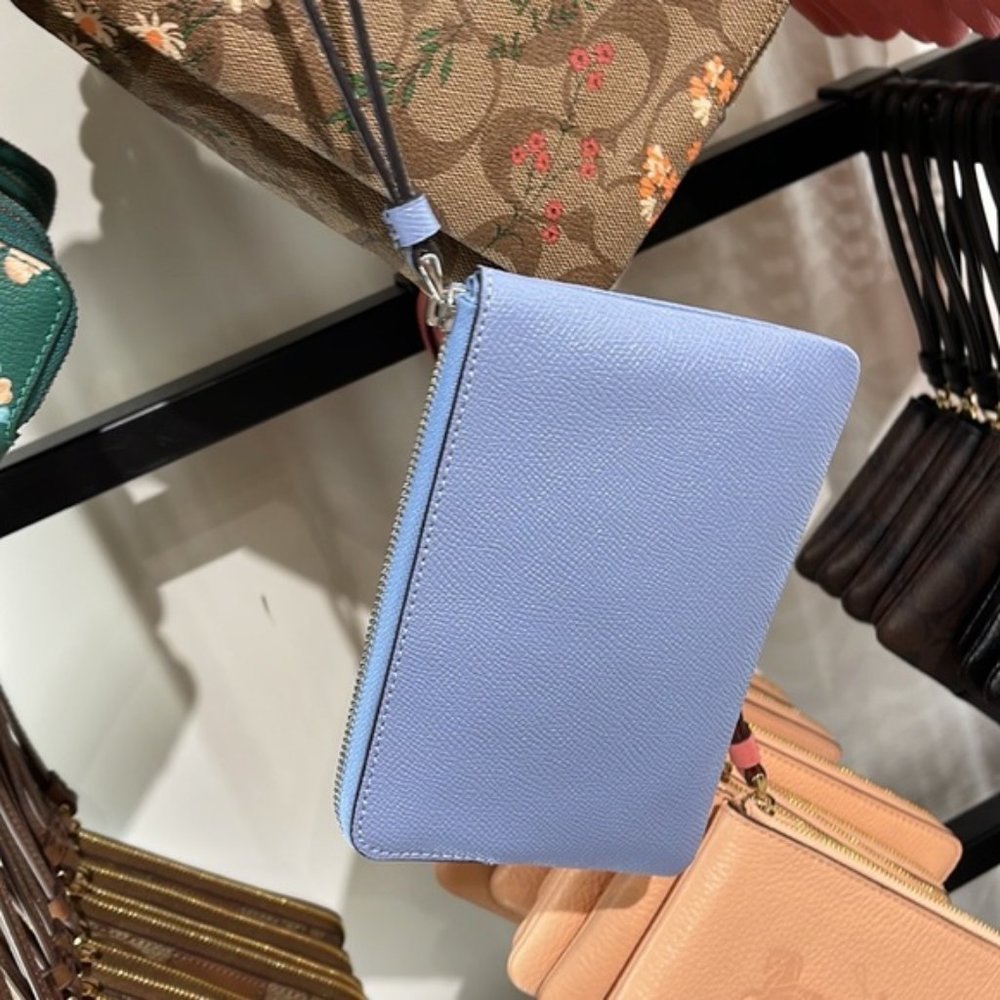 Coach Corner Zip Wristlet Silver / Blue Leather NWT - Picture 4 of 9